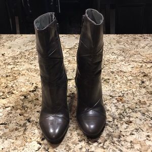 Nine West dark brown boots. Size 7M. 3” heel. GUC.